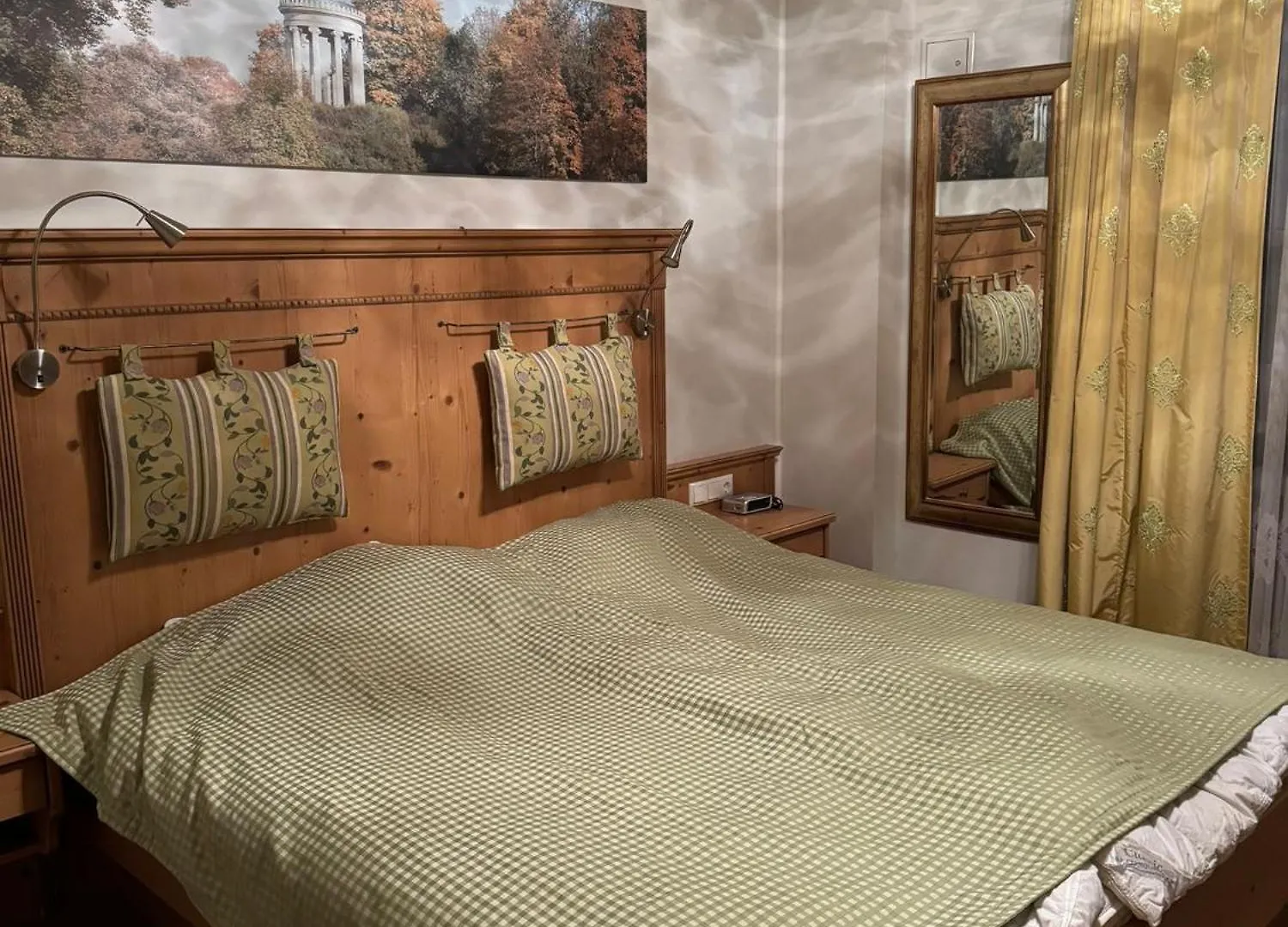 Eichen Schloessl Otel Münih 0*,  Almanya